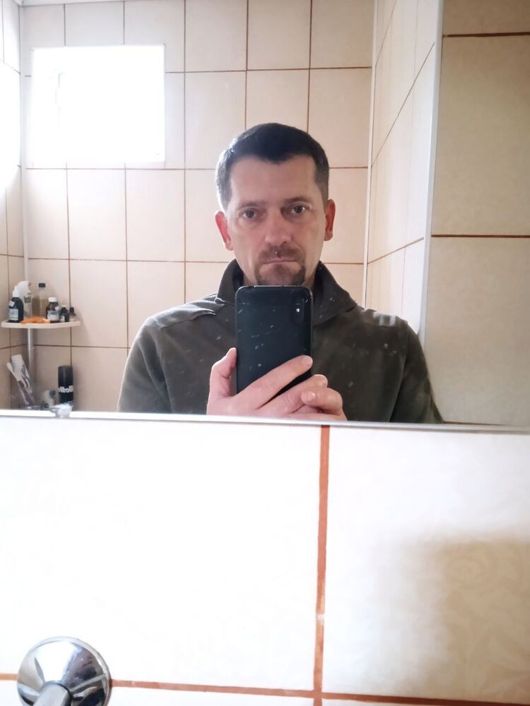  ,   Sergiu, 45 ,   ,   