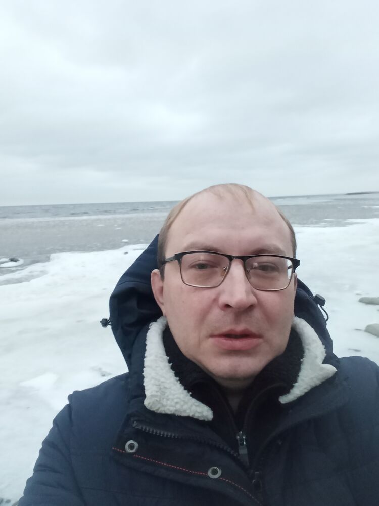  ,   Artyom, 36 ,   ,   