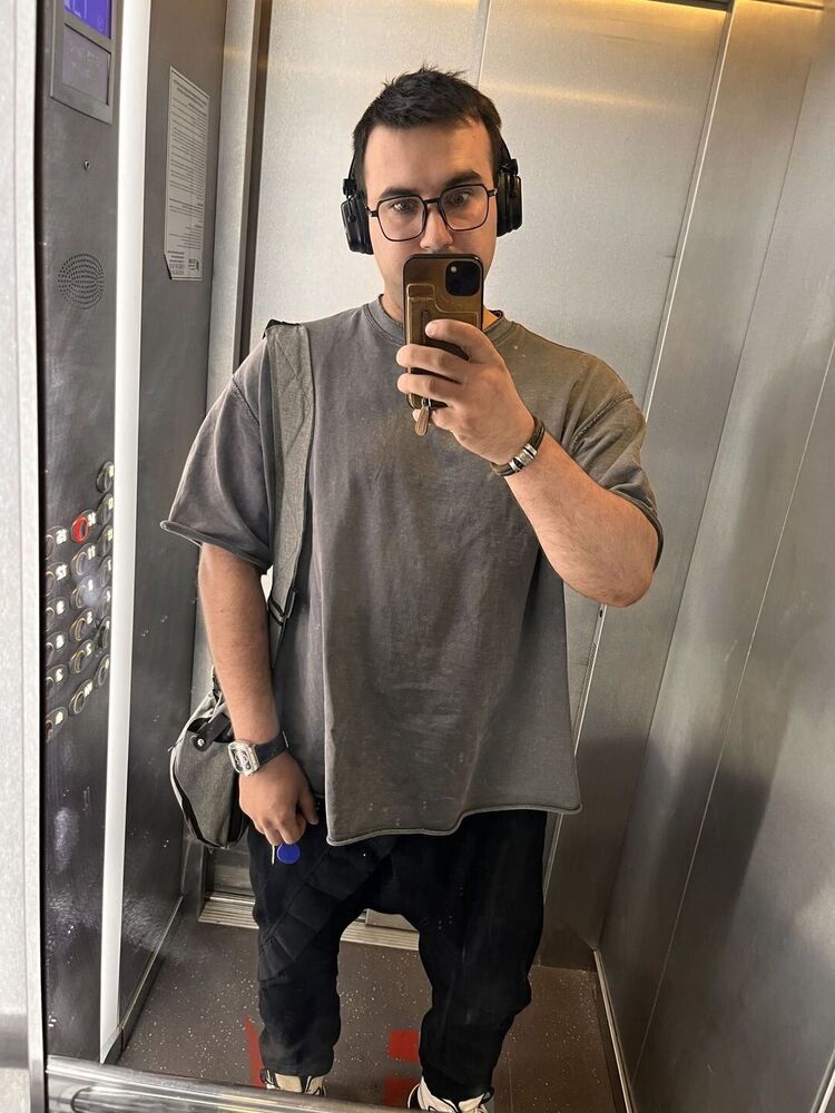  -,   David, 30 ,   ,   , c 