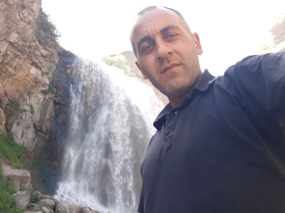  20234877  Armen, 40 ,    