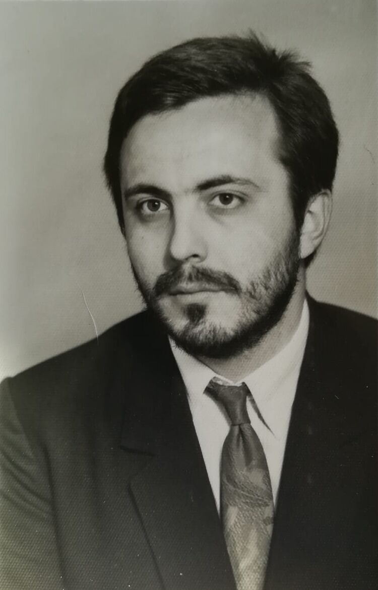  54570537  Hristo, 60 ,    