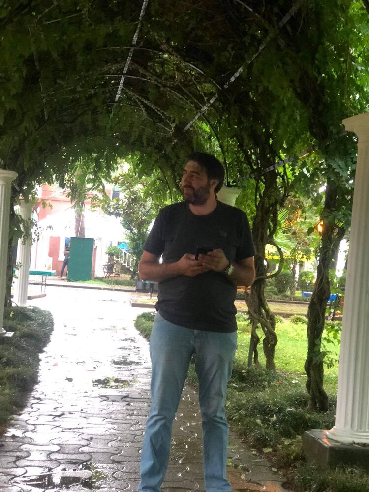  ,   Mamuka, 40 ,   ,   