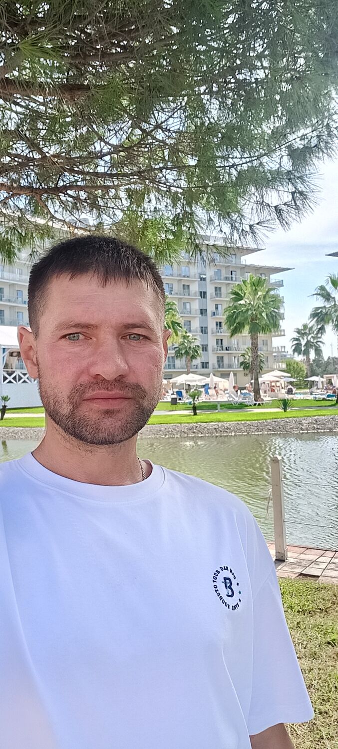  53739827  Denis, 41 ,    