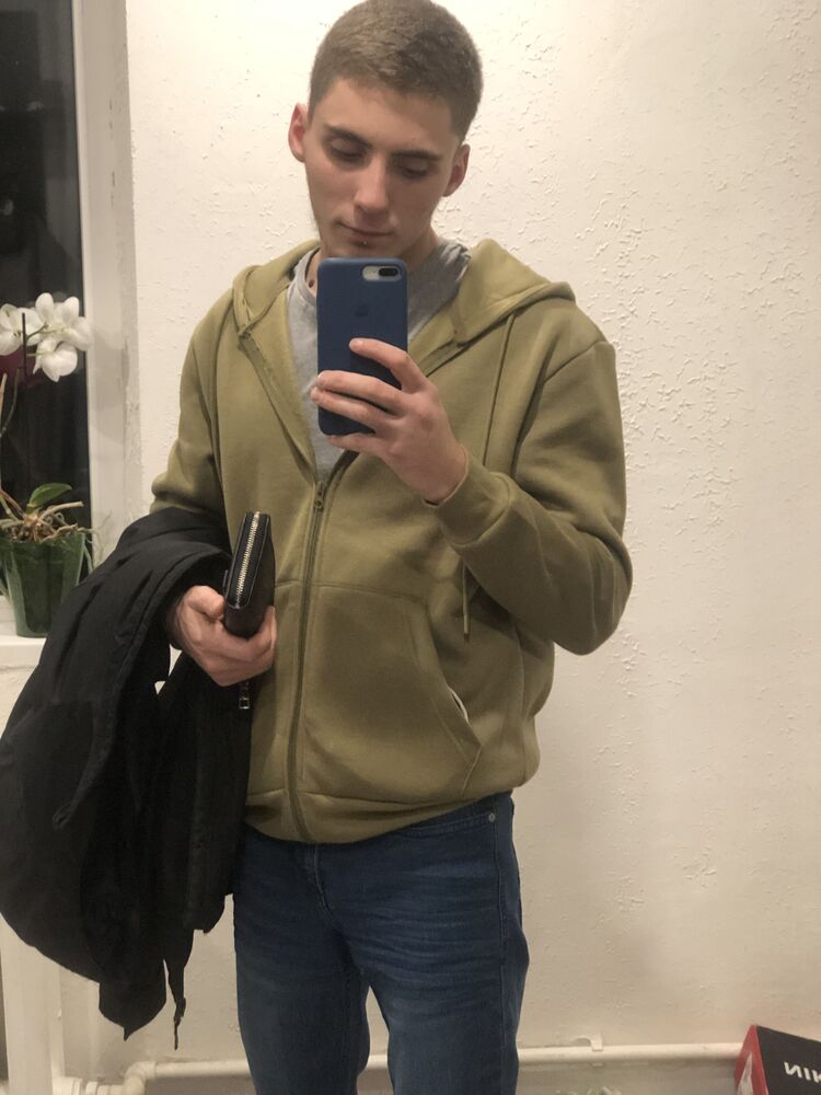  30599037  , 24 ,    