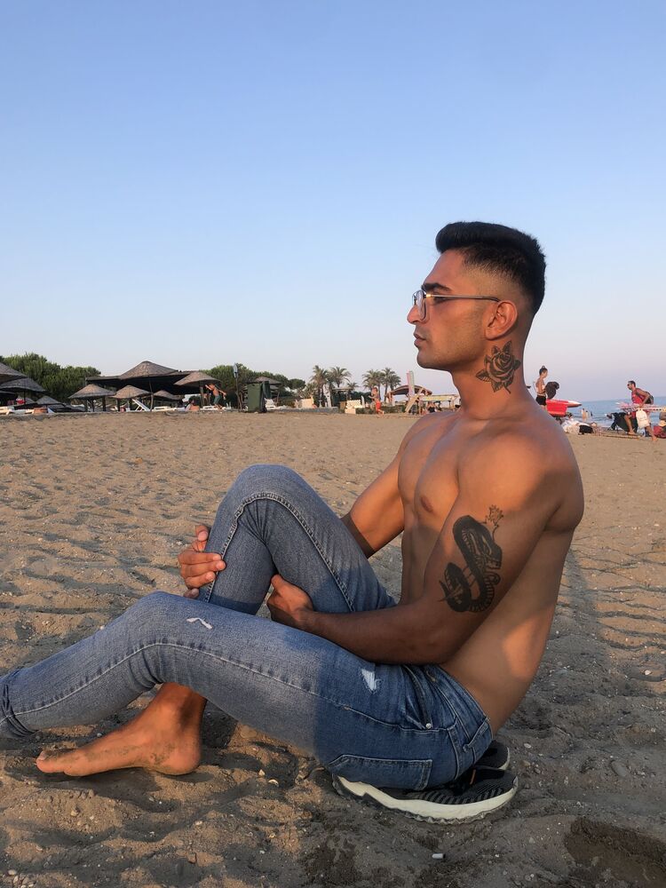  27786117  Mehmet, 27 ,    