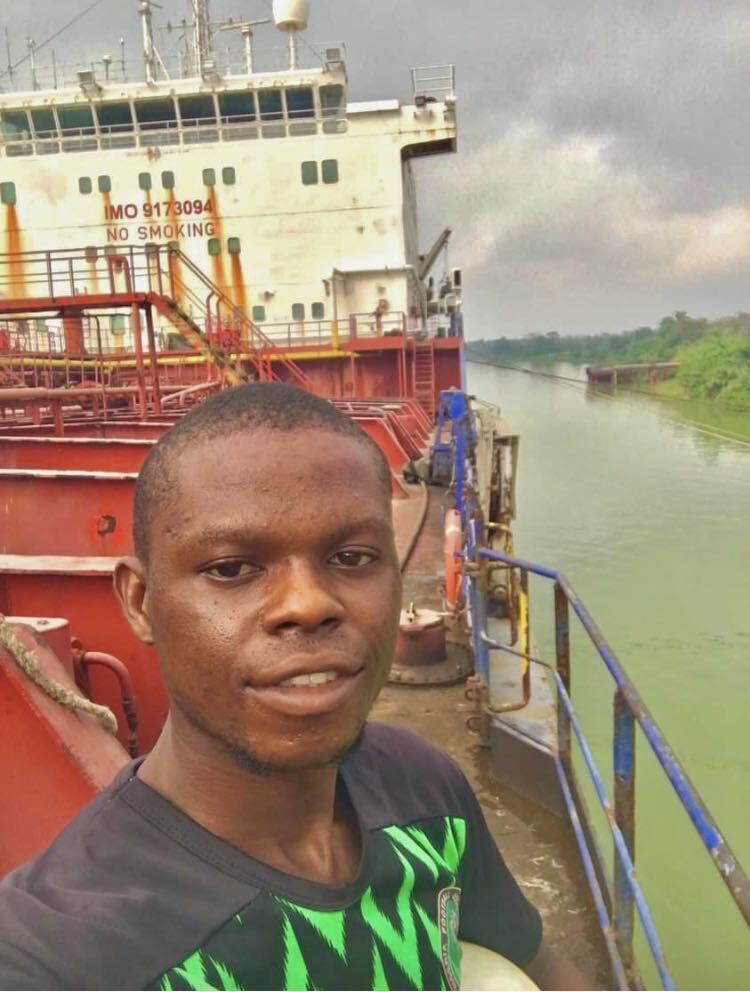  27155547  King, 27 ,    Lagos
