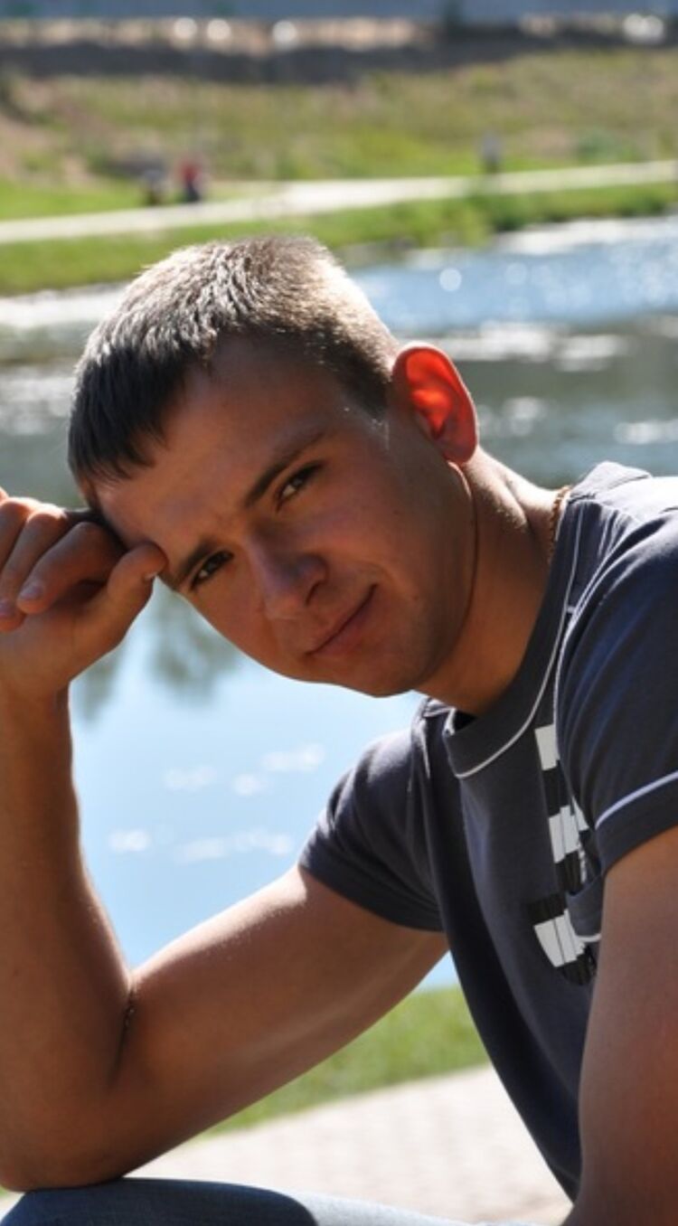  31520387  Zahar, 32 ,    