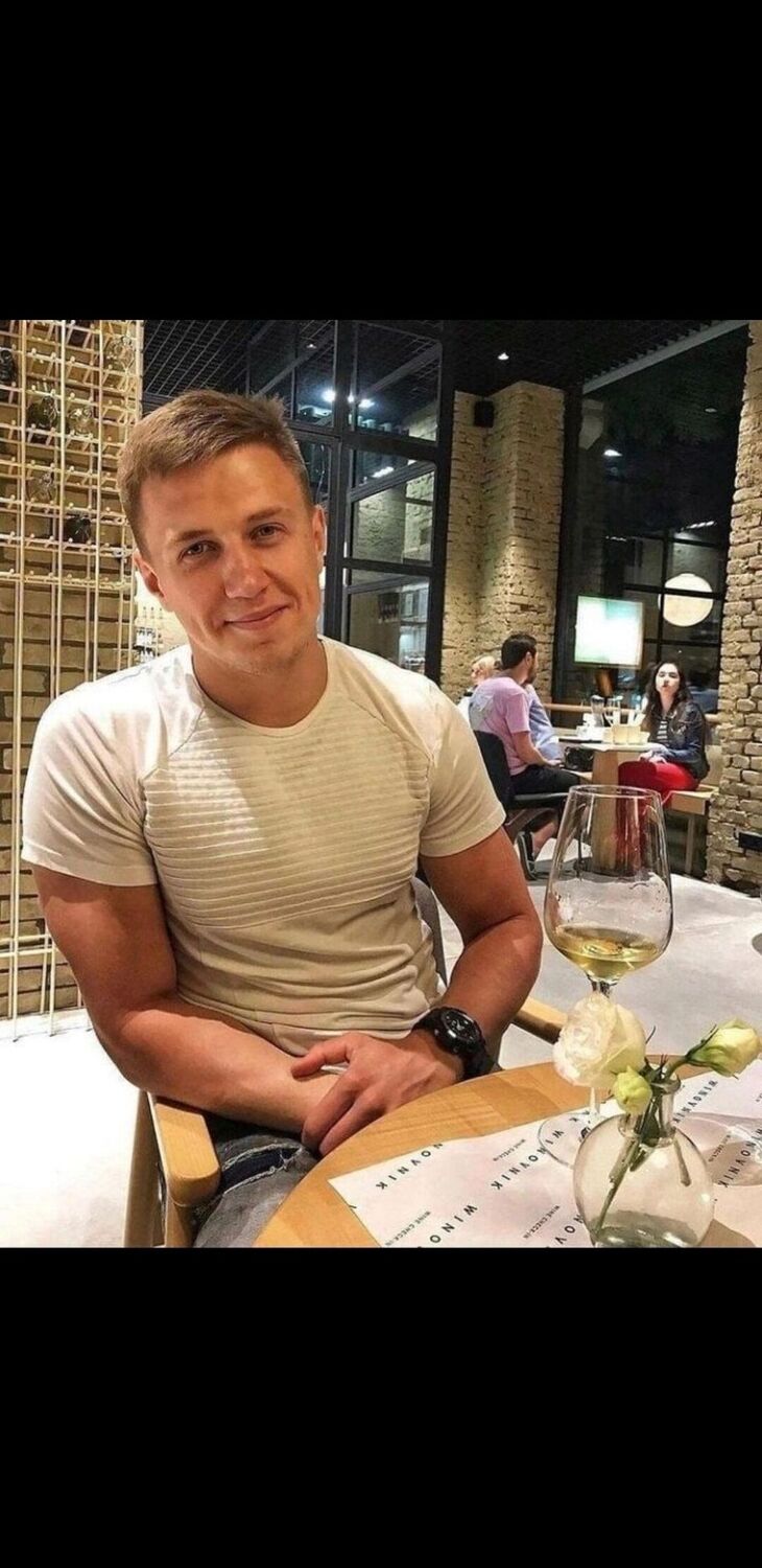  38227767  Vovcik, 38 ,    