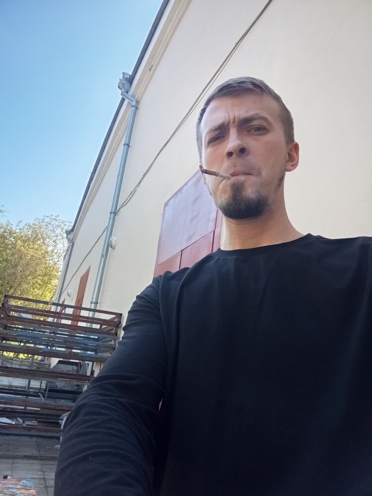  ,   Vlad, 32 ,   ,   