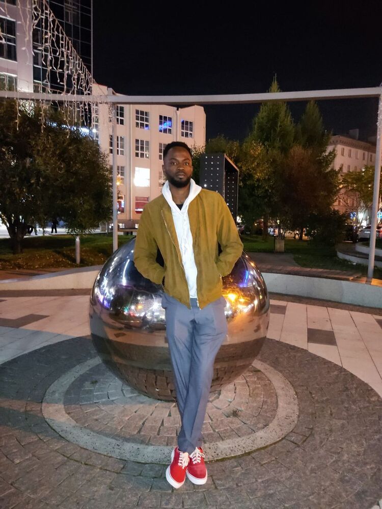  54303727  Alexe, 31 ,    -