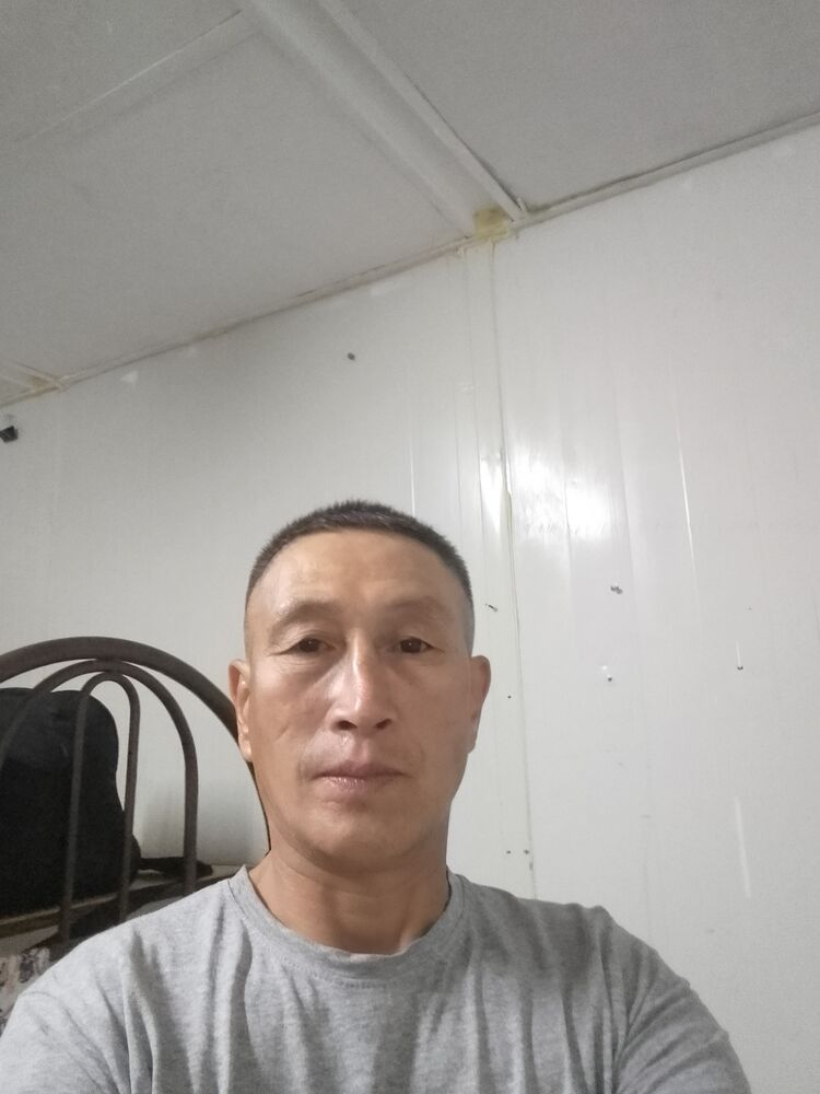  37169907  , 52 ,    