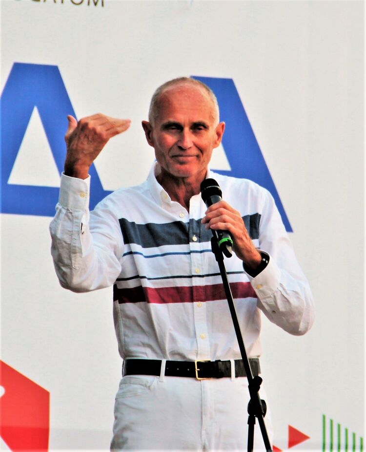  54621207  Nick, 66 ,    