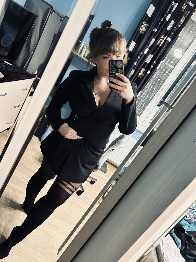  48019647  MorosQueen, 32 ,    