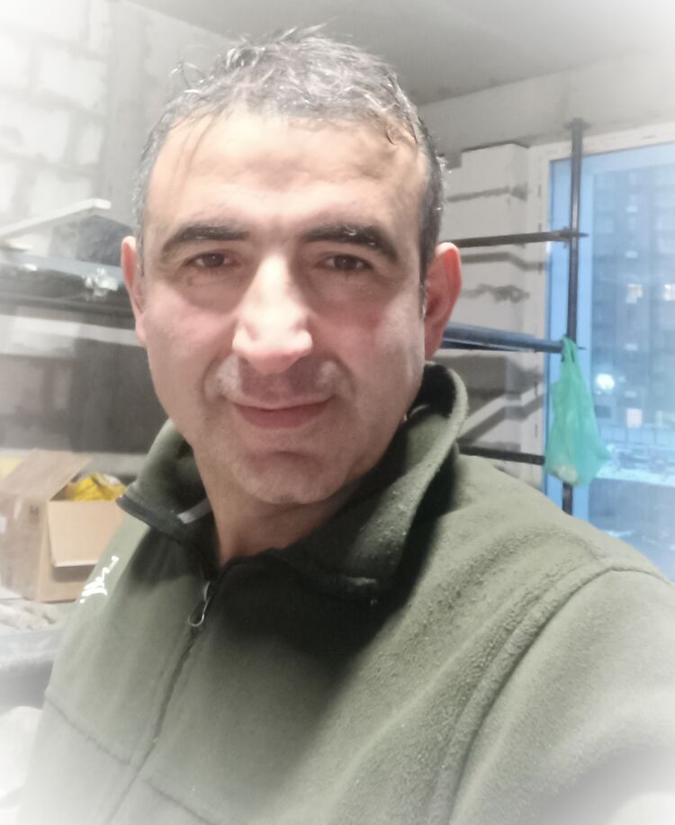  51458707  Efe, 45 ,    