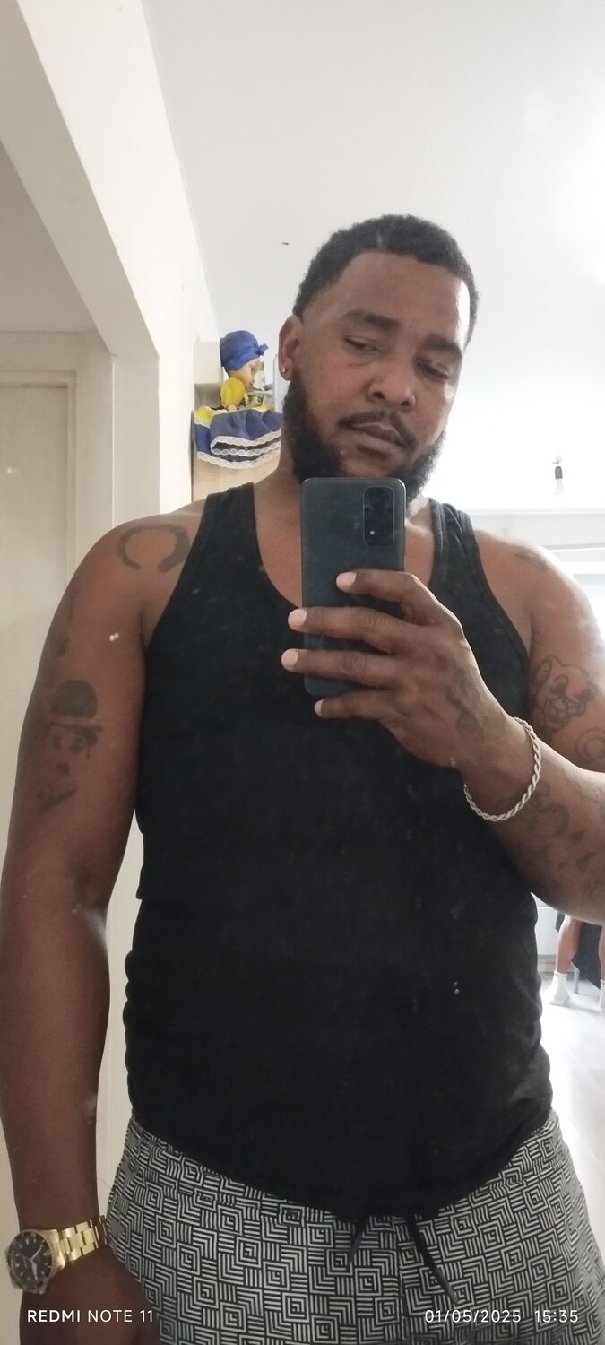  51833127  William, 30 ,    
