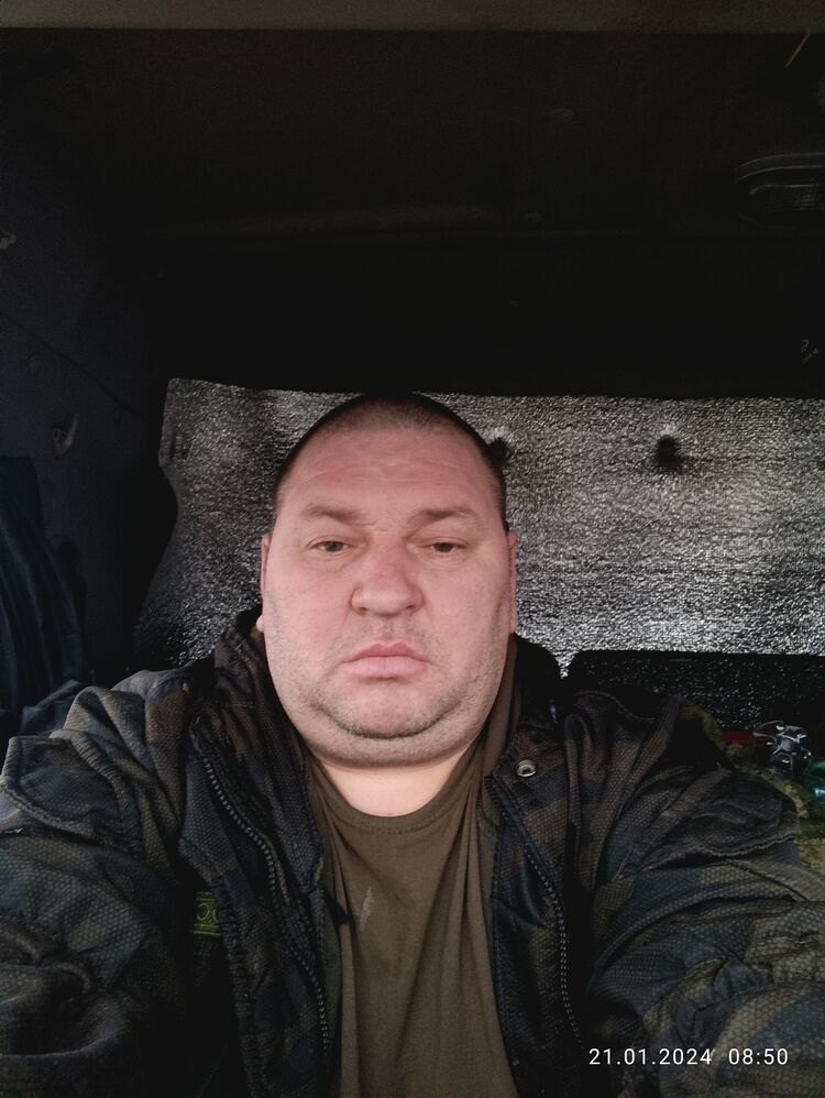  40694117  , 44 ,    