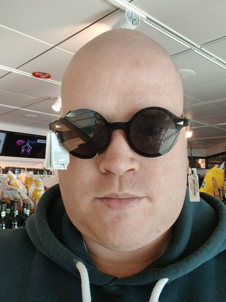  ,   Siarhei, 33 ,   ,   