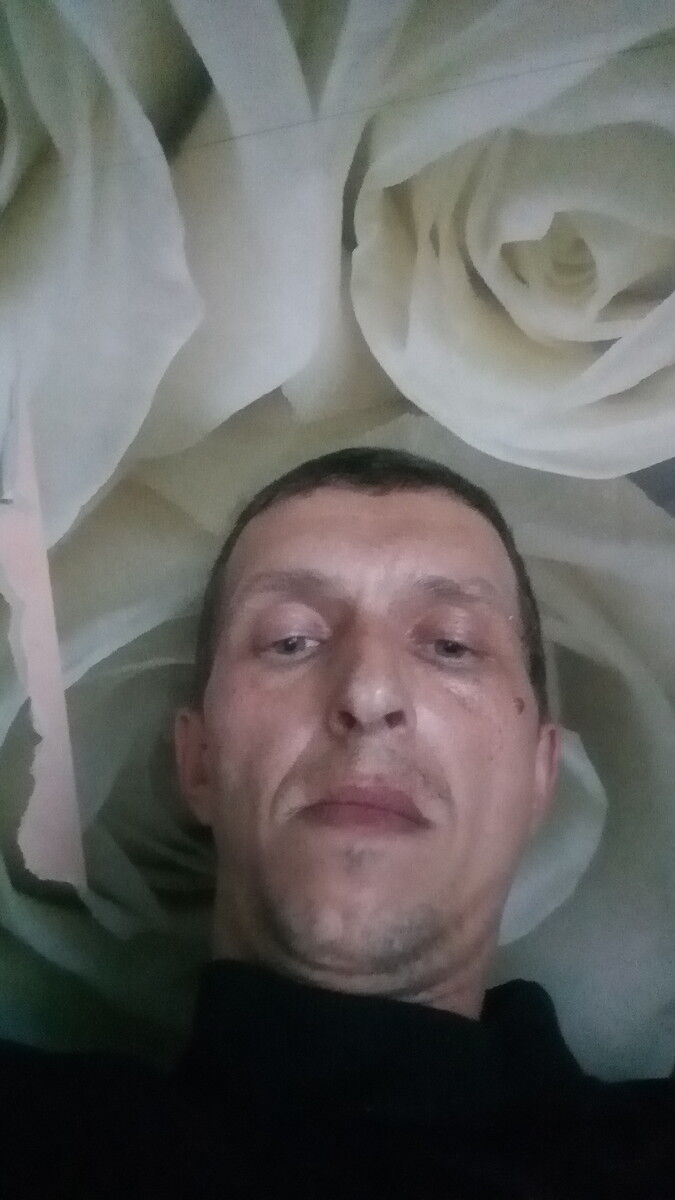  10449087  Sergei, 45 ,    
