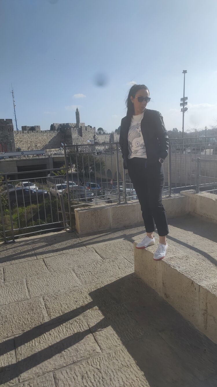  ,   Nadin, 39 ,   c 