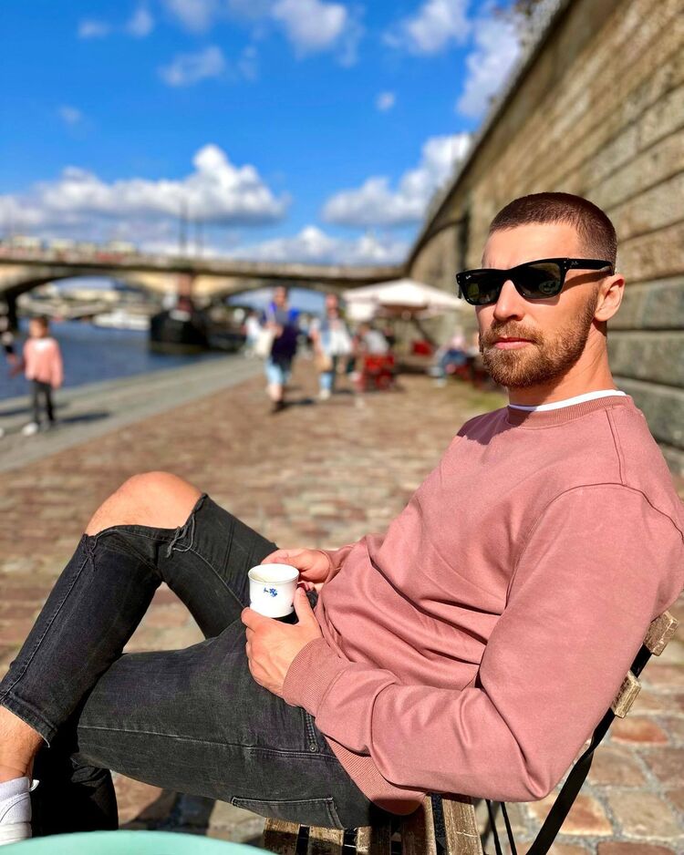  53935677  , 36 ,    -