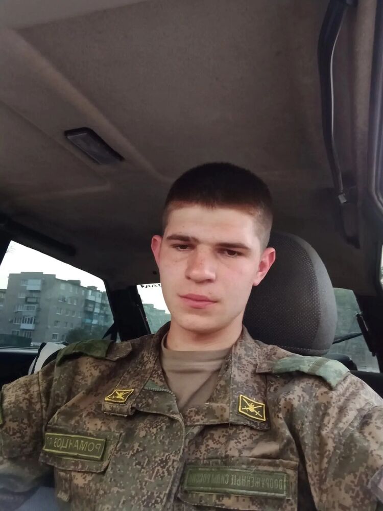  32226037  Aleksey, 24 ,     