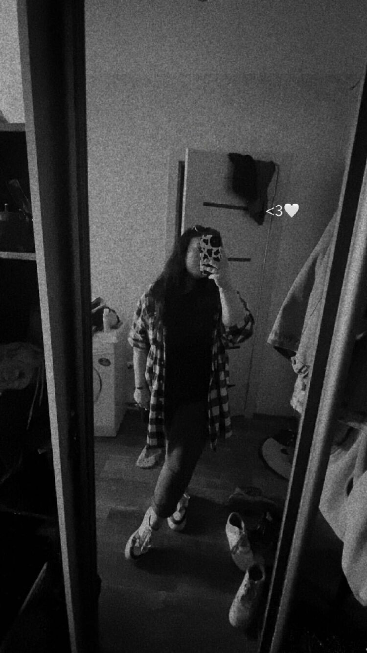  45422077  Alina, 25 ,    