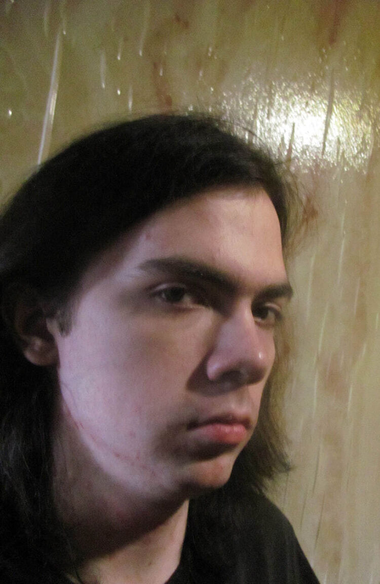  53104207  Michael, 22 ,    