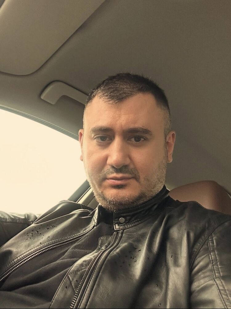  52932057  , 38 ,    