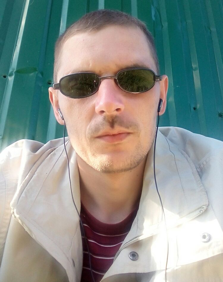  7613827  Vasil, 40 ,    