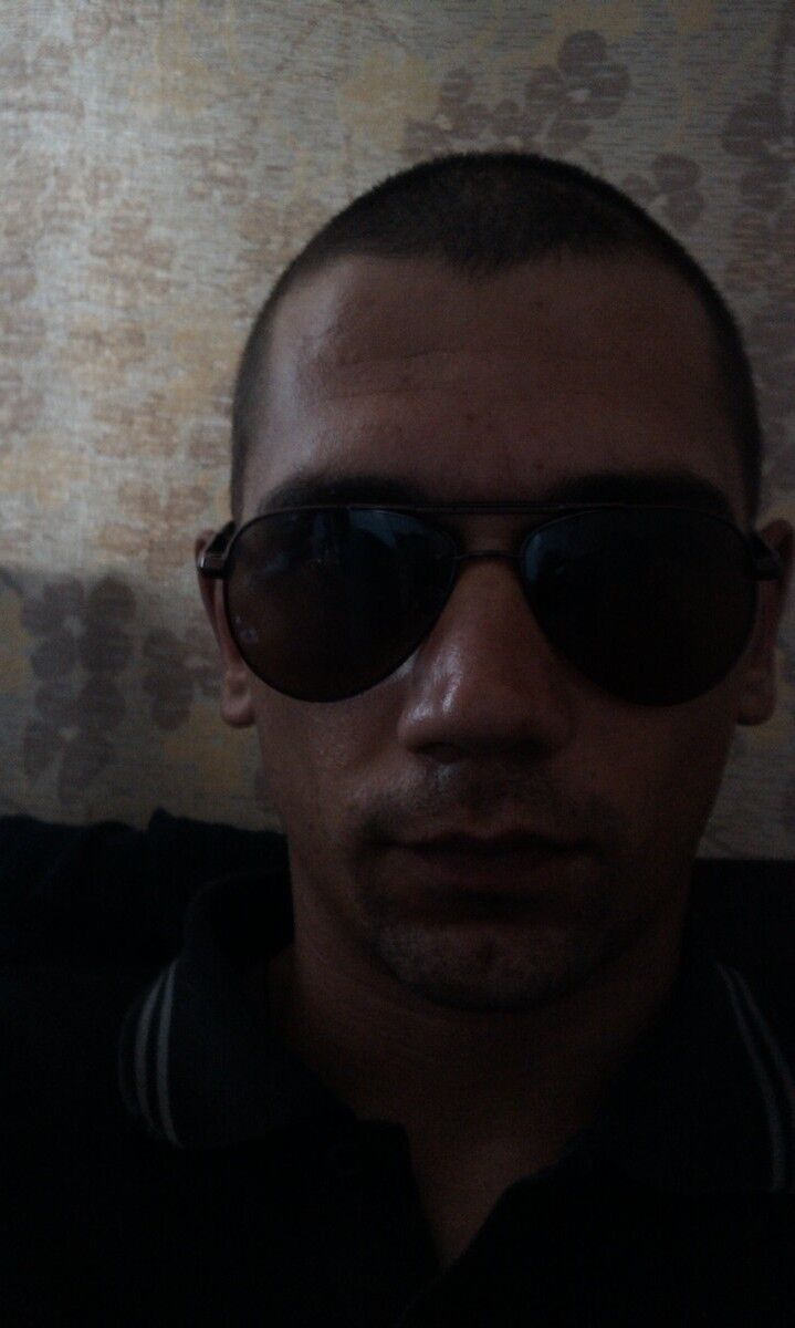 7952517  Evgen, 37 ,    