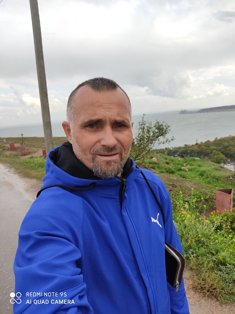  ,   Denis, 44 ,   ,   , c 