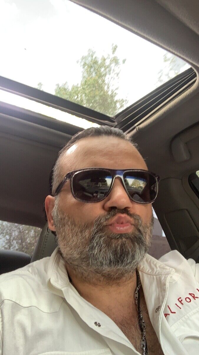  20950757  Enzo, 48 ,    