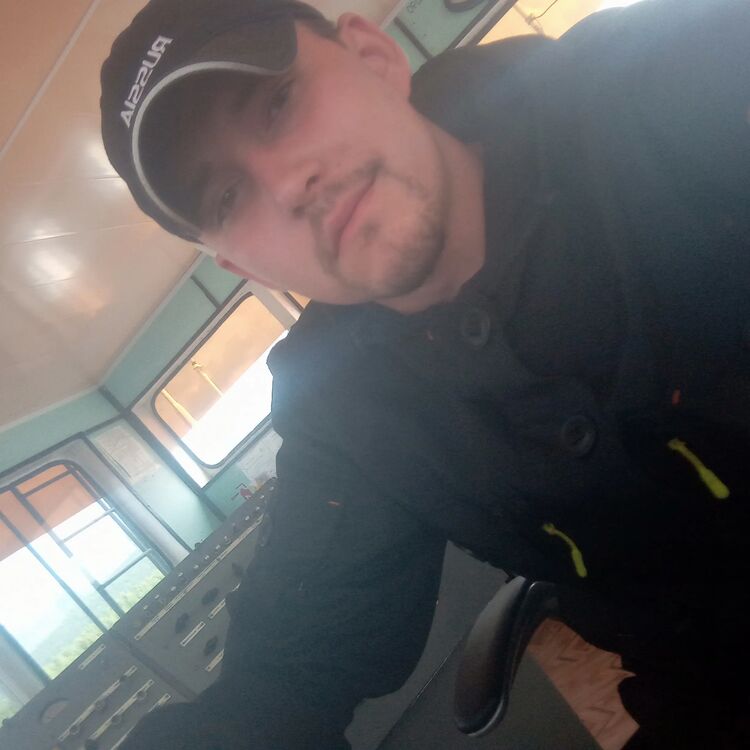  24920377  Konstantin, 28 ,    