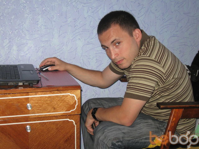  1190107  Eduard, 43 ,    