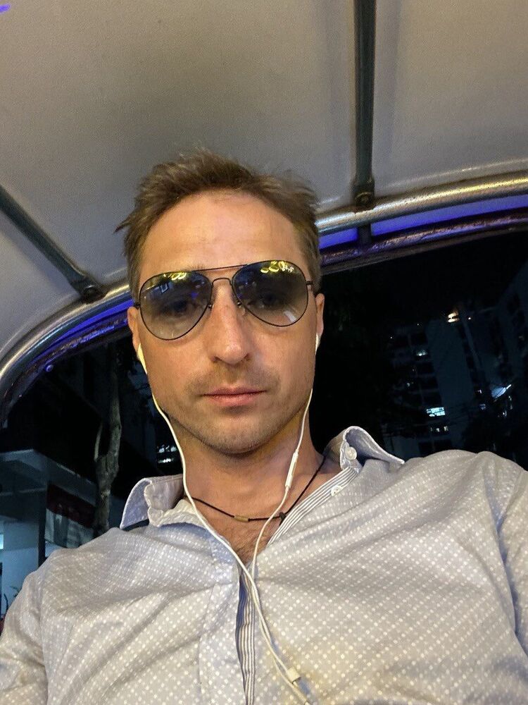  ,   Dennis, 34 ,   ,   