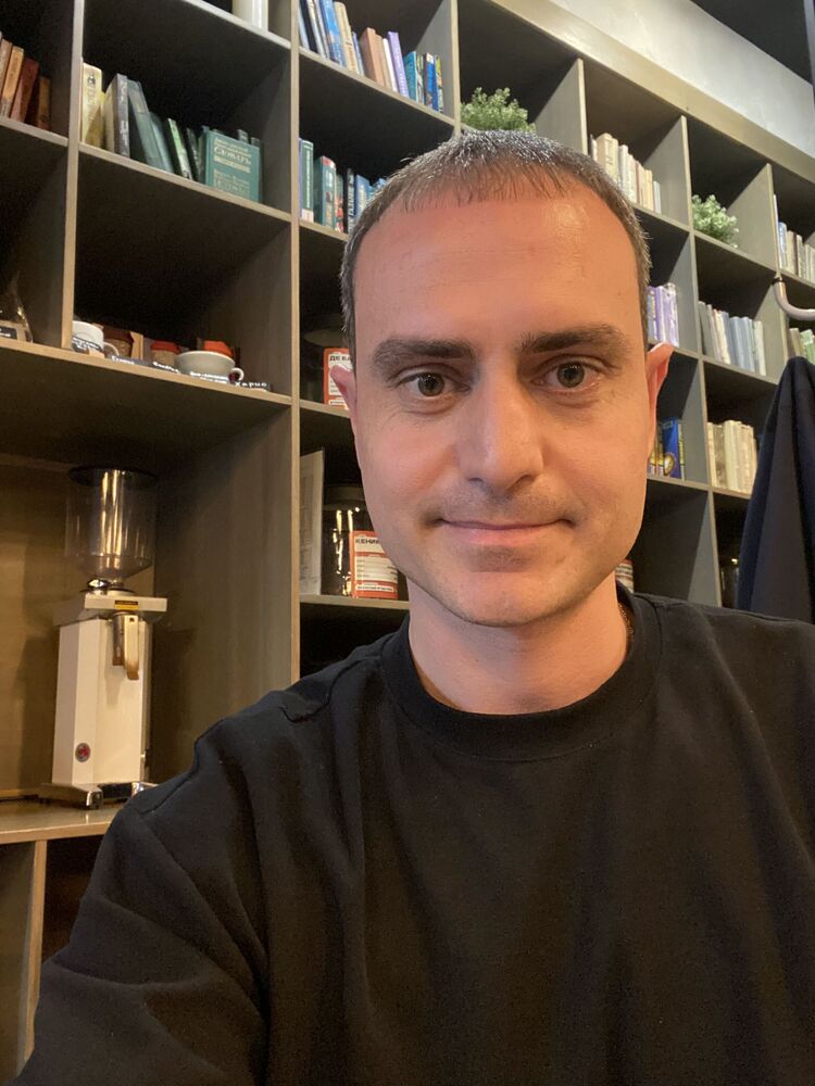  51085837  , 33 ,    