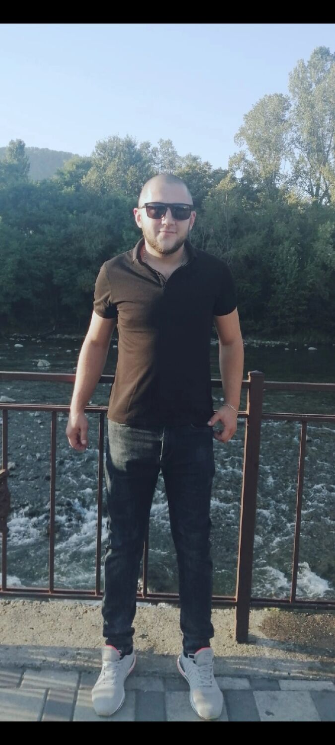  50422687  Artem, 31 ,    --