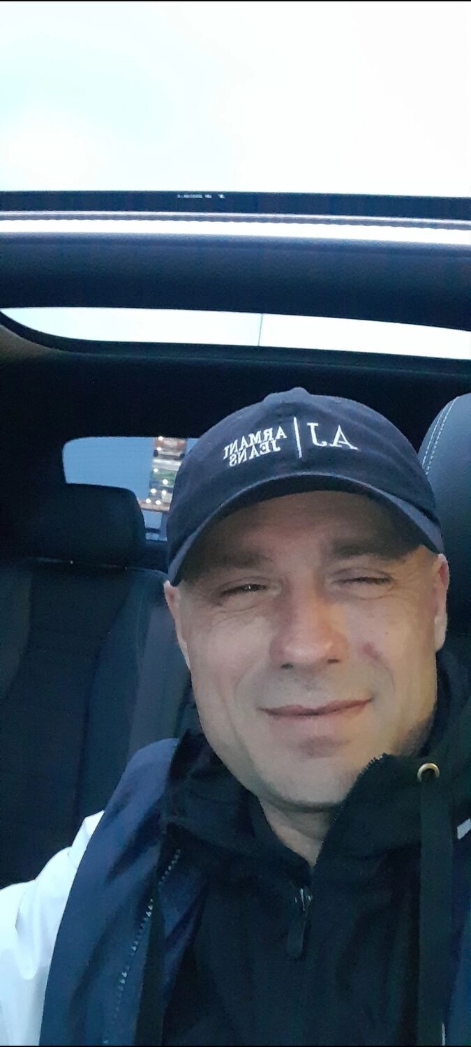  ,   Oleg, 44 ,   c 