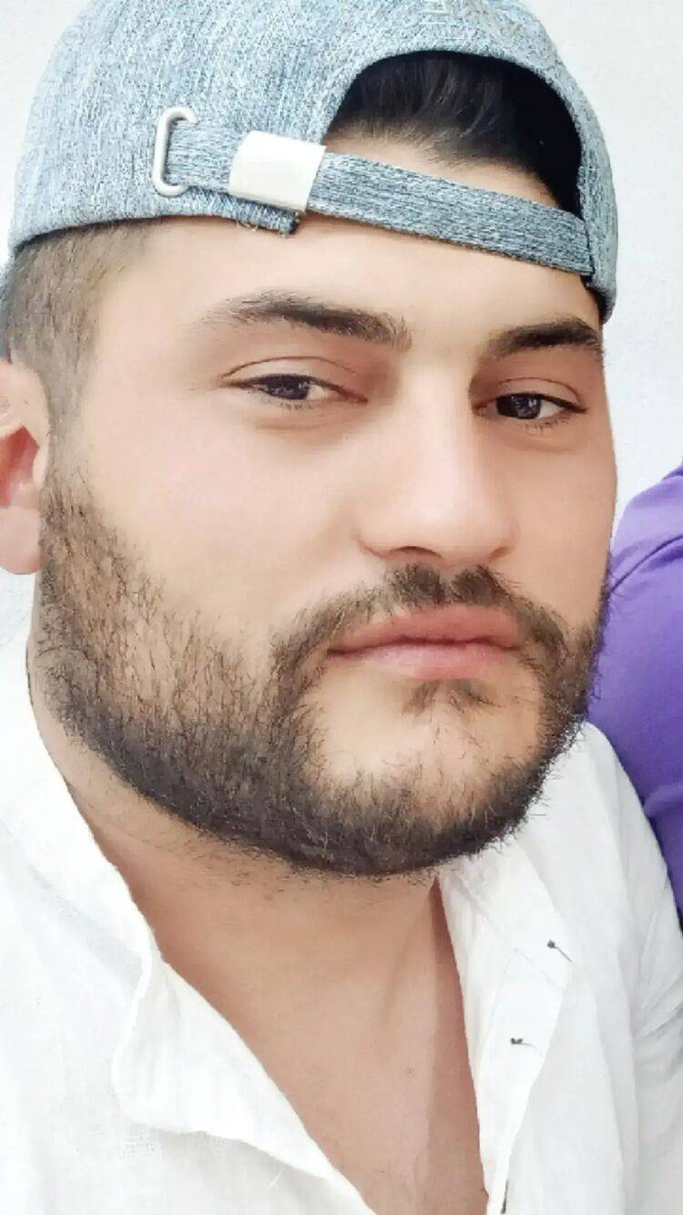  47309237  Ali, 26 ,    