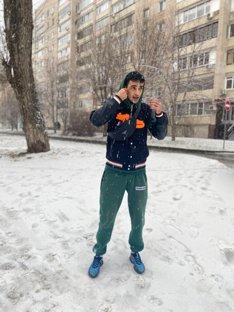  ,   Adam, 25 ,   ,   
