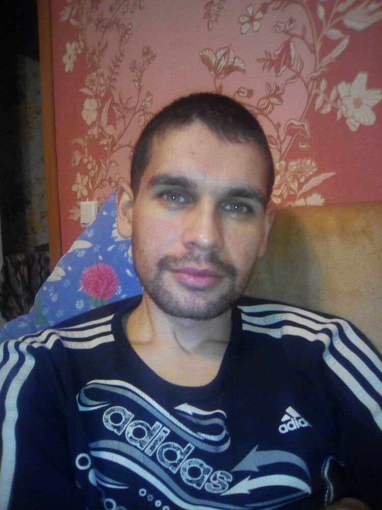 35387337  Robert, 38 ,    