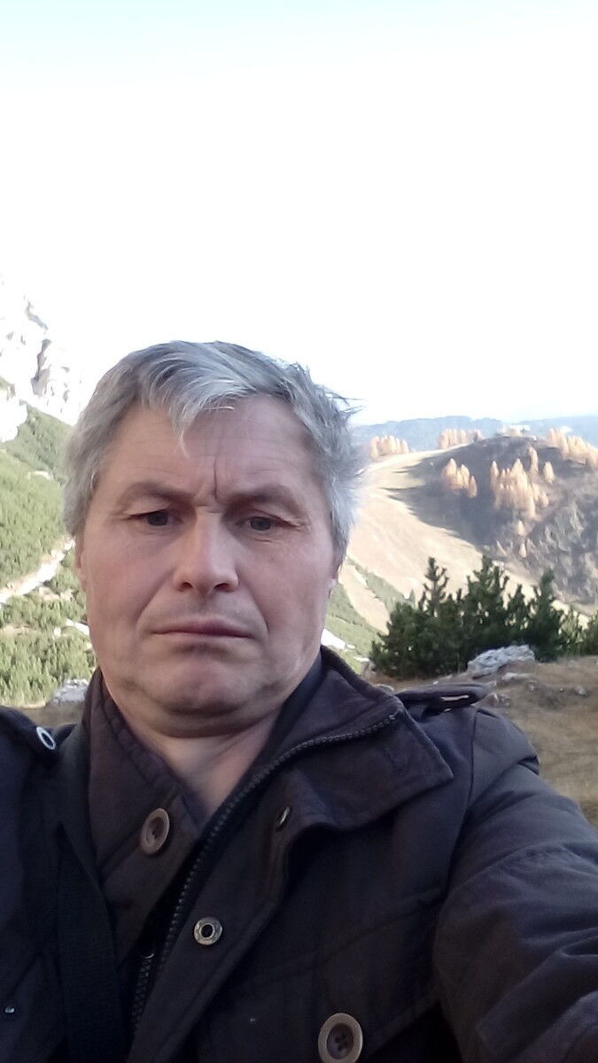  18054137  Oleg, 53 ,    