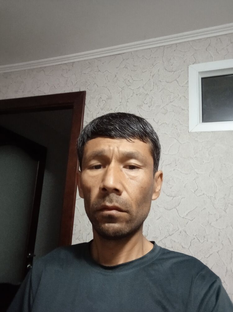  ,   Lutfy, 33 ,   ,   