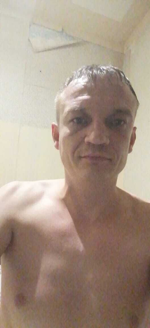  34005627  Alexander, 43 ,    
