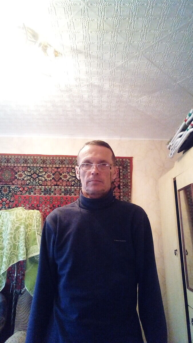  20075977  Sergey, 61 ,    