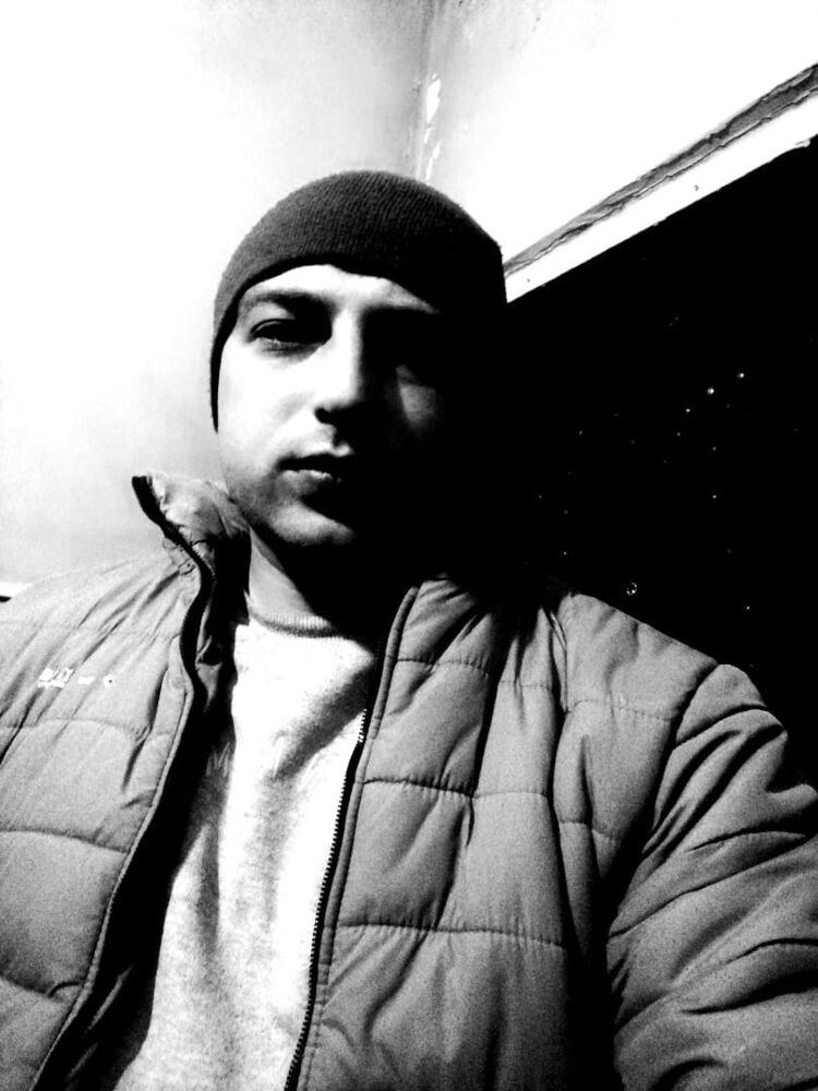  ,   Anton, 32 ,   ,   