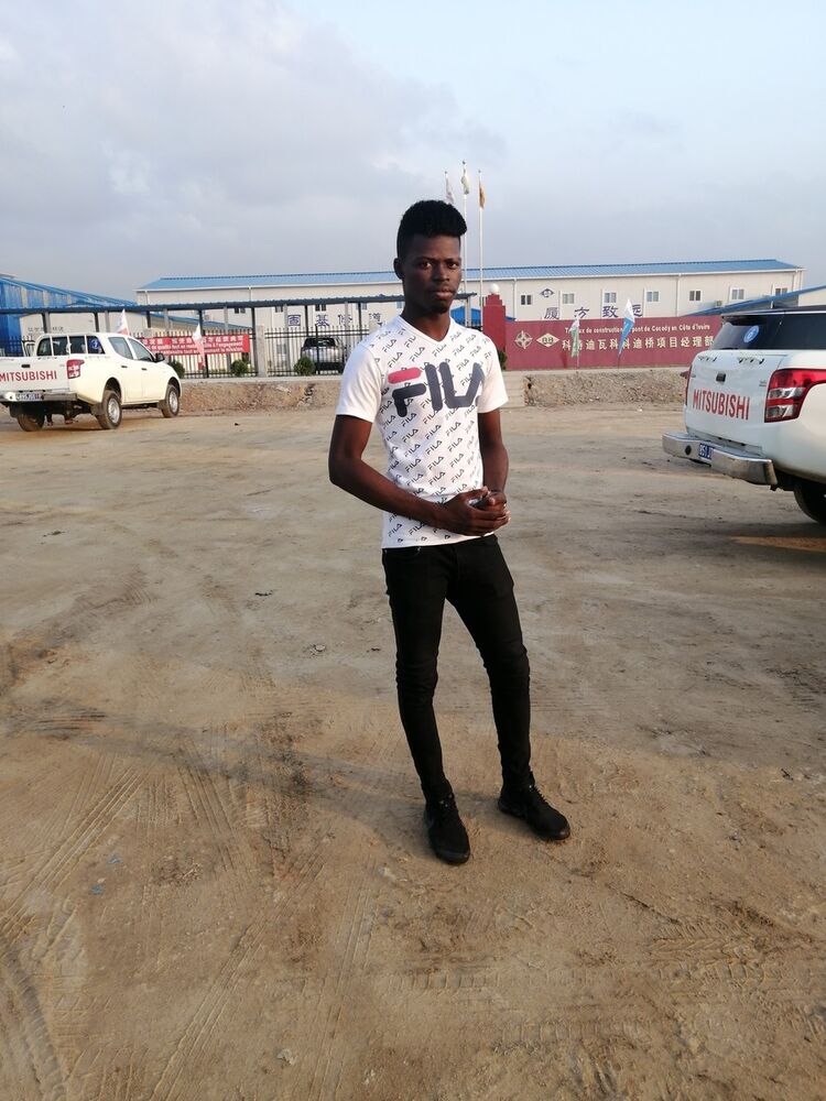  18534937  Marouf, 32 ,    