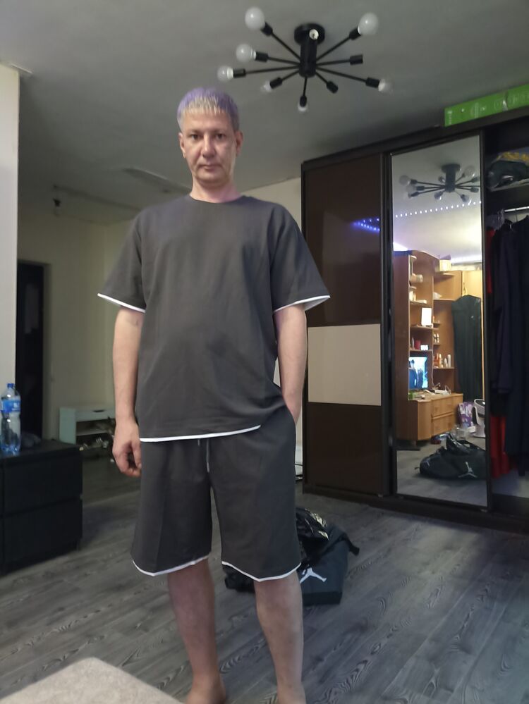  53876097  Ը, 42 ,    -