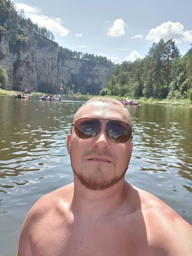  26565237  Denis, 38 ,    