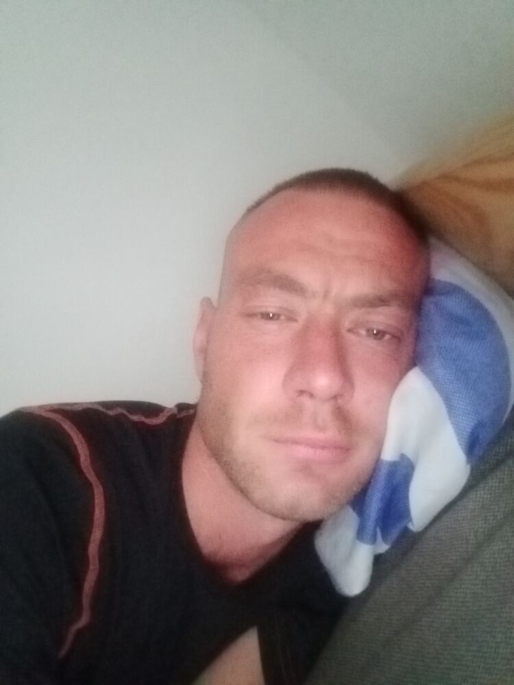  44752957  Igor, 31 ,    